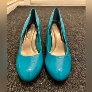 Comfort Plus by Predictions Dark Turquoise Heels - Size 8